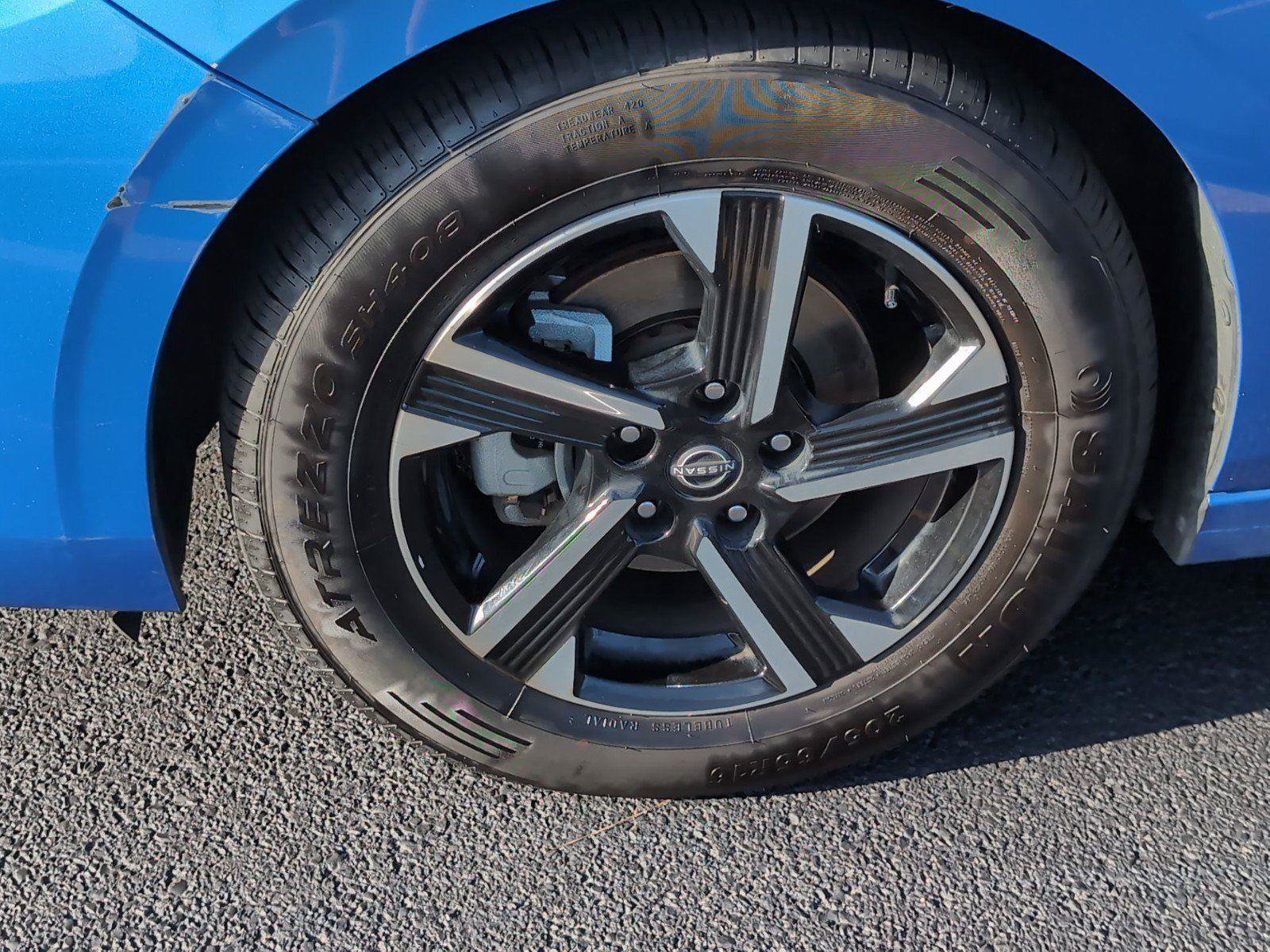 Used 2024 Nissan Sentra SV FWD image 11