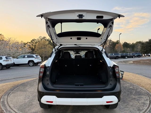 Used 2025 Nissan Kicks SV FWD image 30