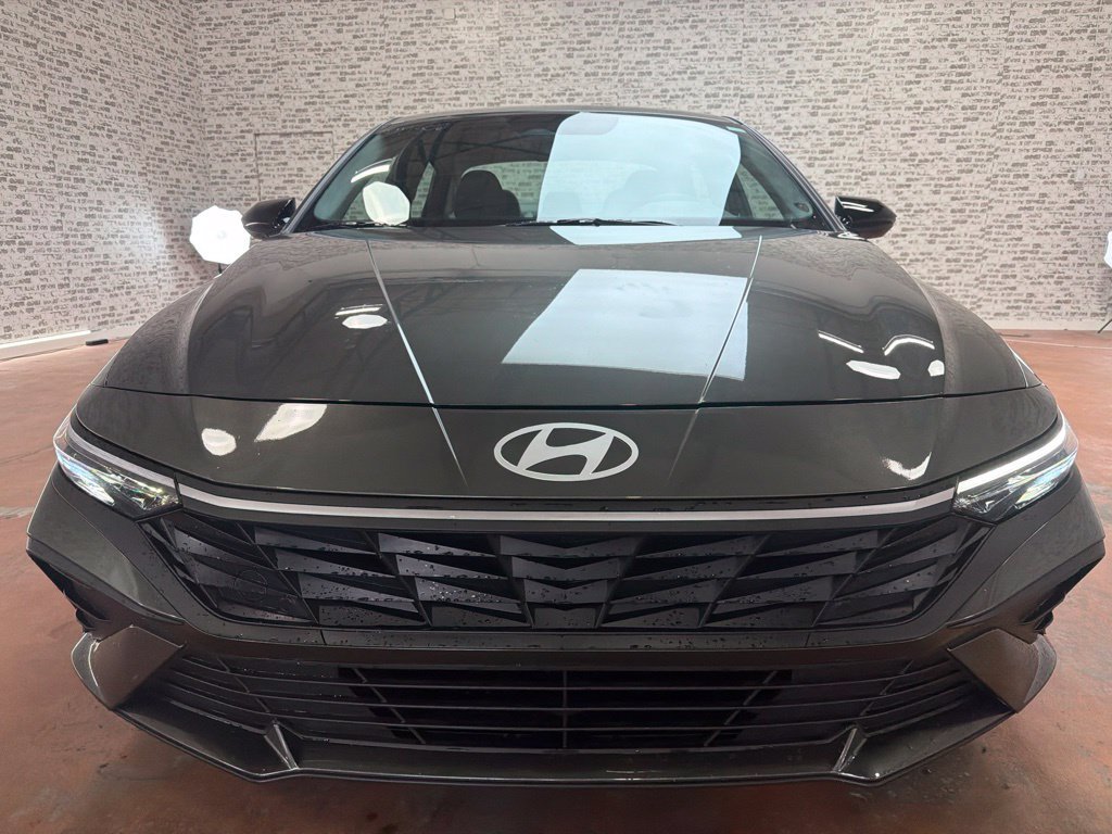 Certified 2026 Hyundai Elantra Sport FWD image 2