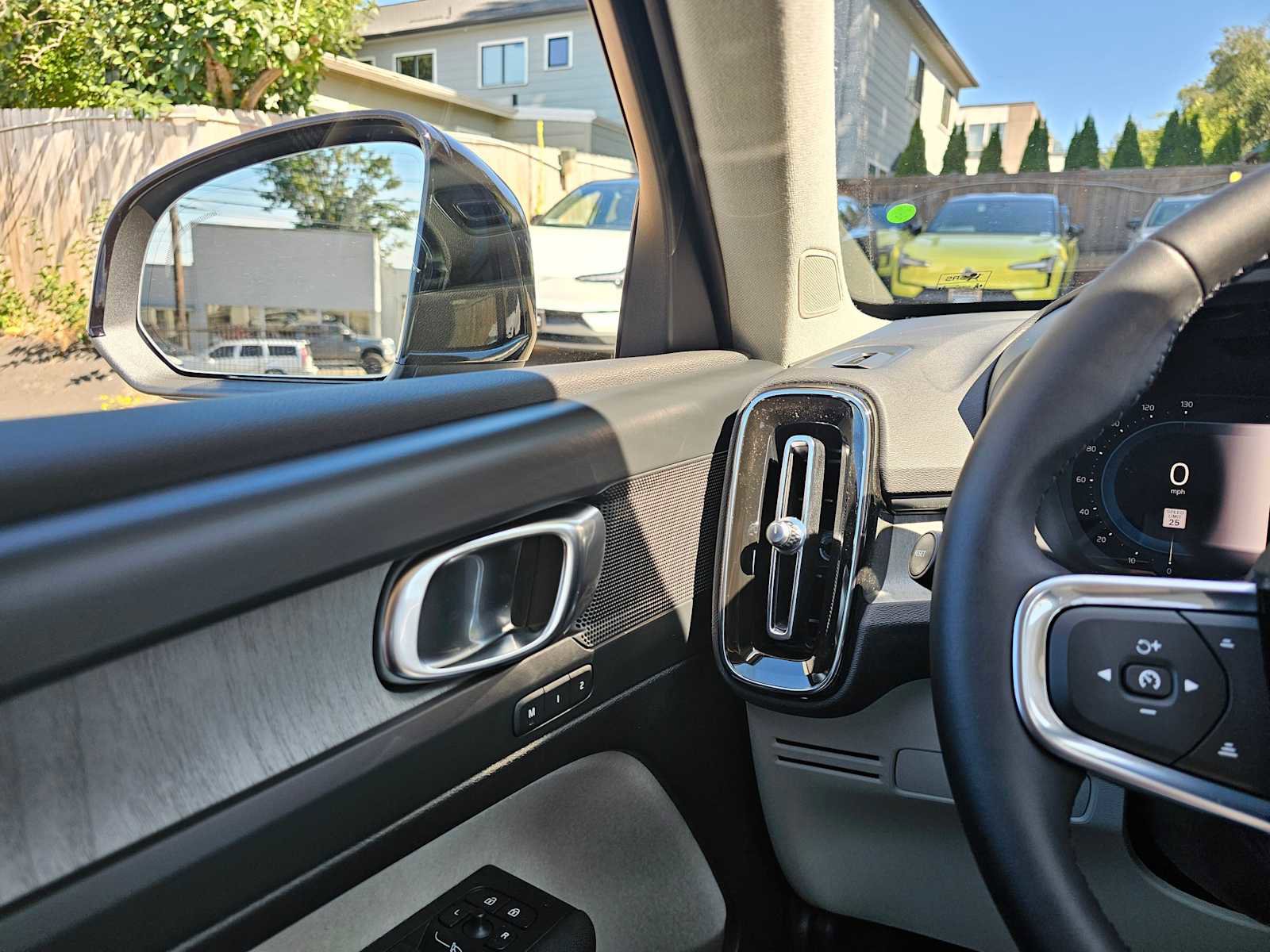 New 2025 Volvo XC40 B5 Plus w/ Protection Package Premier image 28