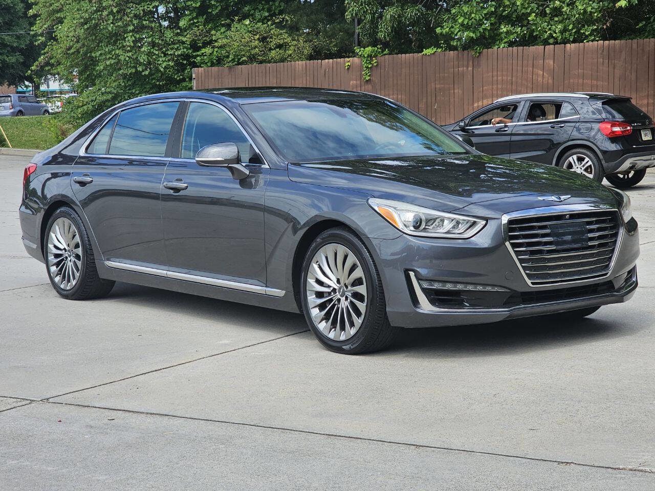Used 2017 Genesis G90 5.0 Ultimate RWD image 3