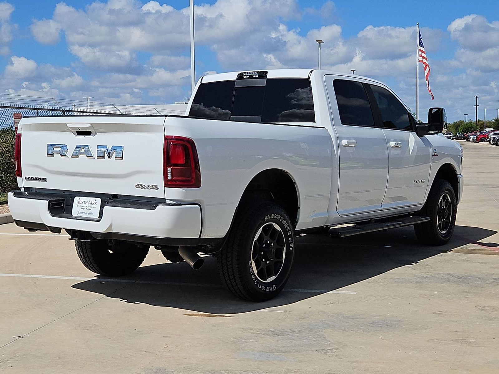 Used 2026 RAM 2500 Laramie AWD/4WD image 3