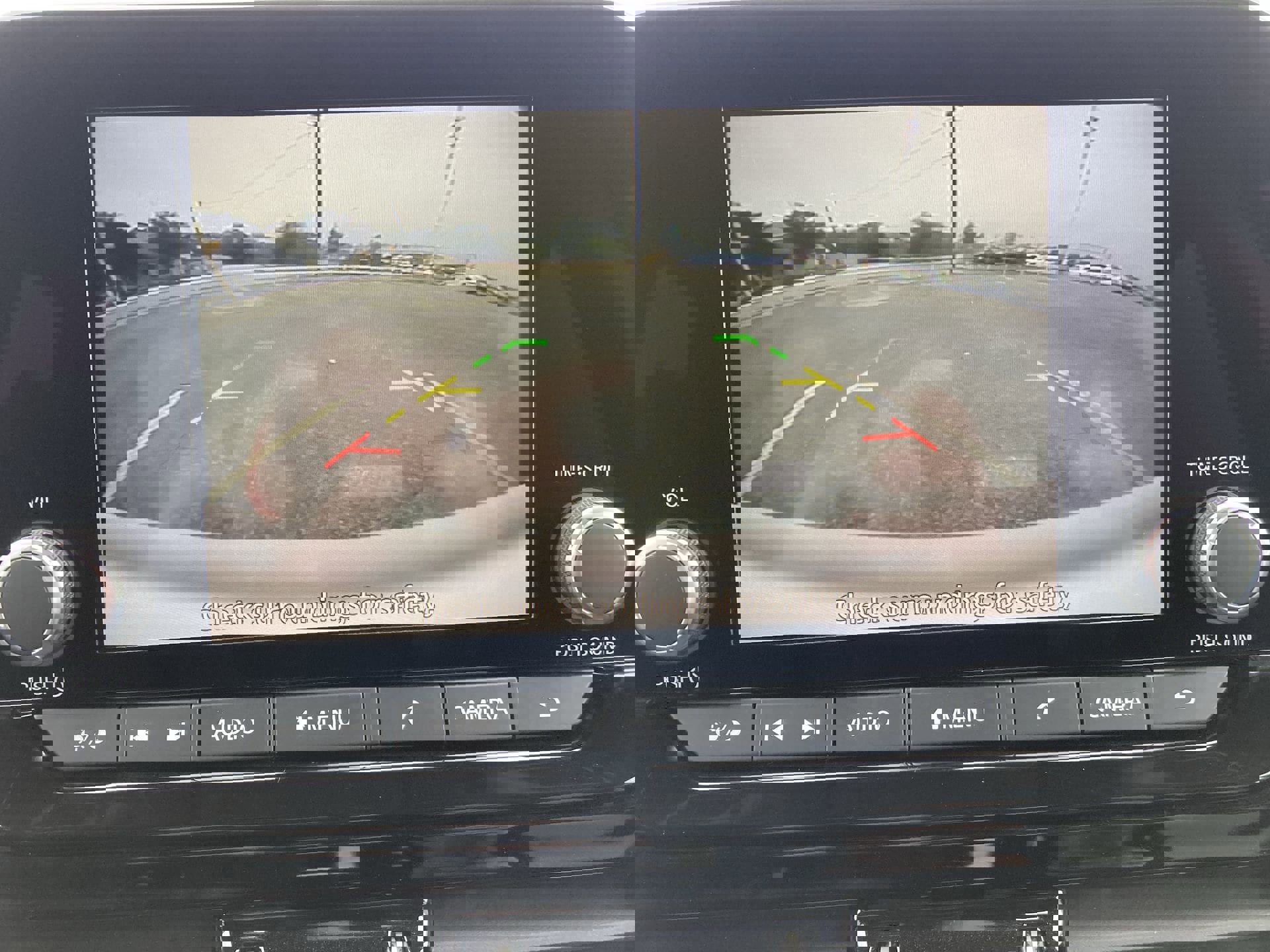 Used 2024 Nissan Pathfinder SV image 25