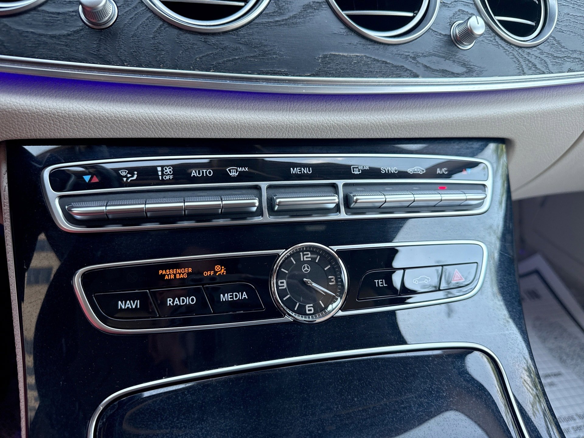 Used 2017 Mercedes-Benz E 300 4MATIC image 17