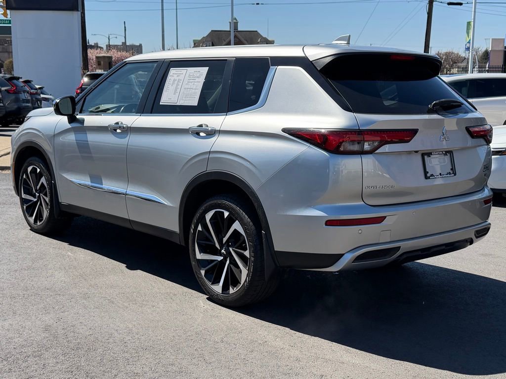 Used 2022 Mitsubishi Outlander SE AWD/4WD image 25