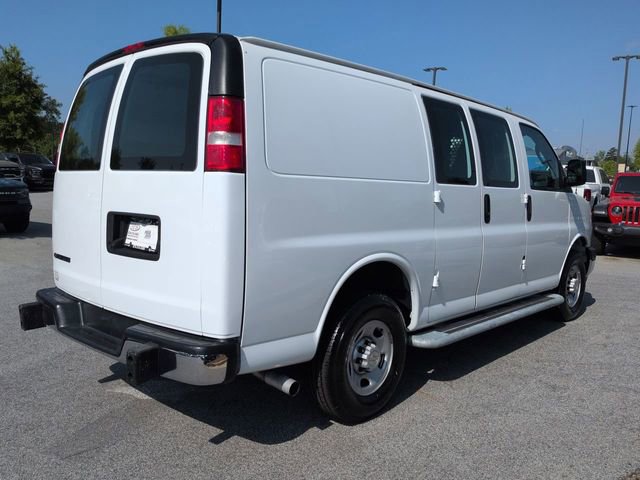 Used 2023 Chevrolet Express 2500 w/ Driver Convenience Package RWD image 4