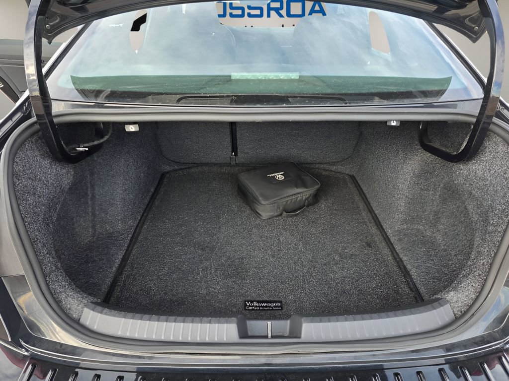 Used 2023 Volkswagen Jetta Sport image 29