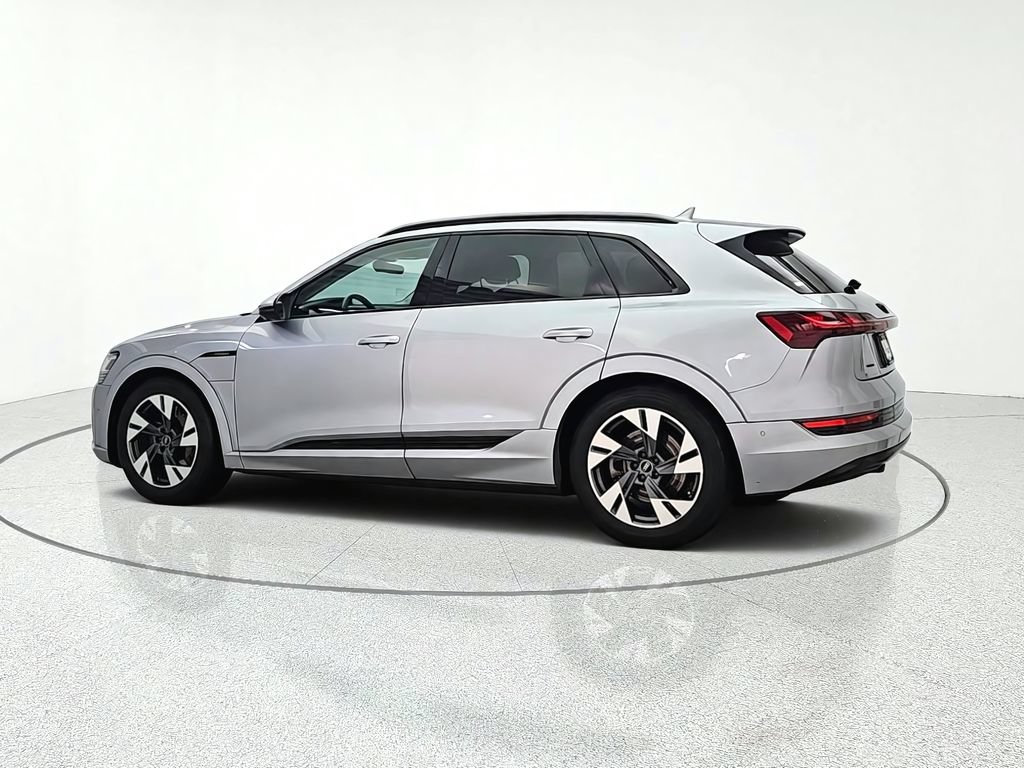 Used 2022 Audi e-tron Premium AWD/4WD image 5