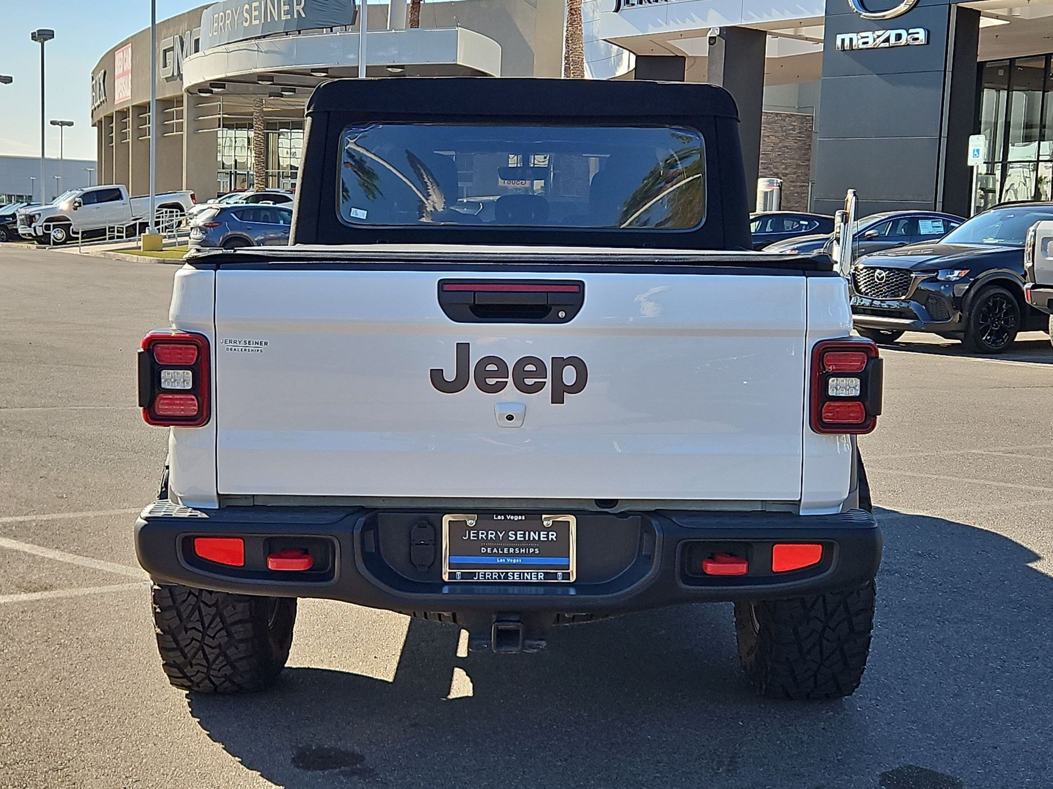 Used 2022 Jeep Gladiator Rubicon w/ Cold Weather Group AWD/4WD image 4