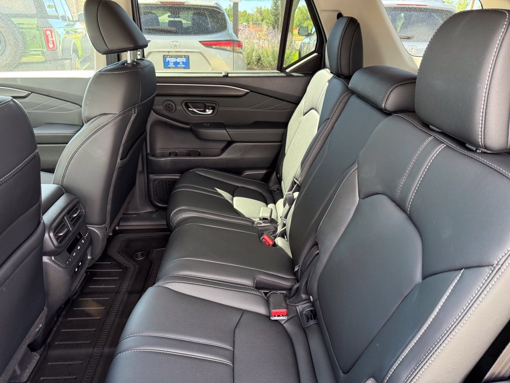 Certified 2026 Honda Pilot Touring image 14
