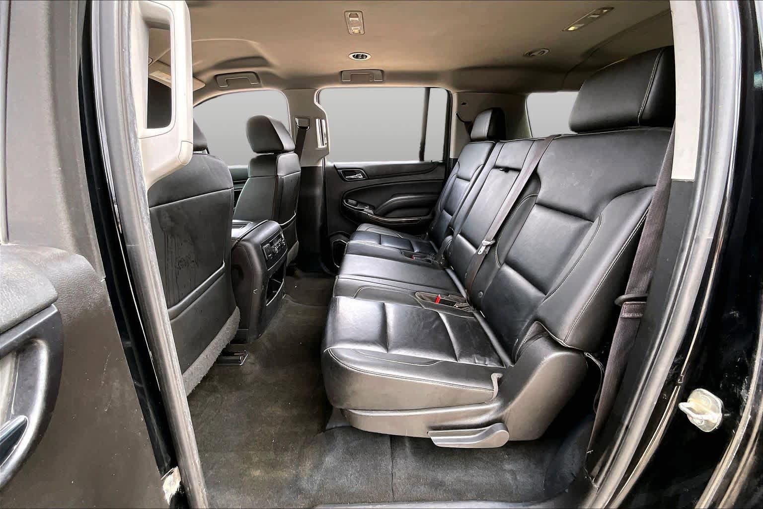 Used 2017 Chevrolet Suburban LT RWD image 19