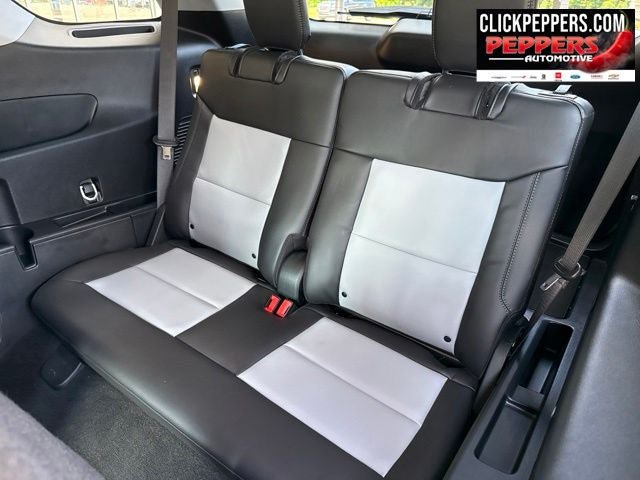 Used 2023 Ford Explorer XLT w/ Equipment Group 202A RWD image 18
