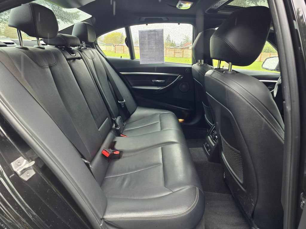 Used 2017 BMW 340i xDrive Sedan AWD/4WD image 21