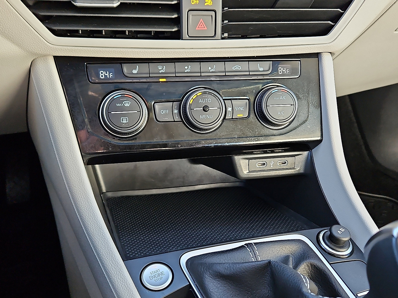 Certified 2024 Volkswagen Jetta SE image 14