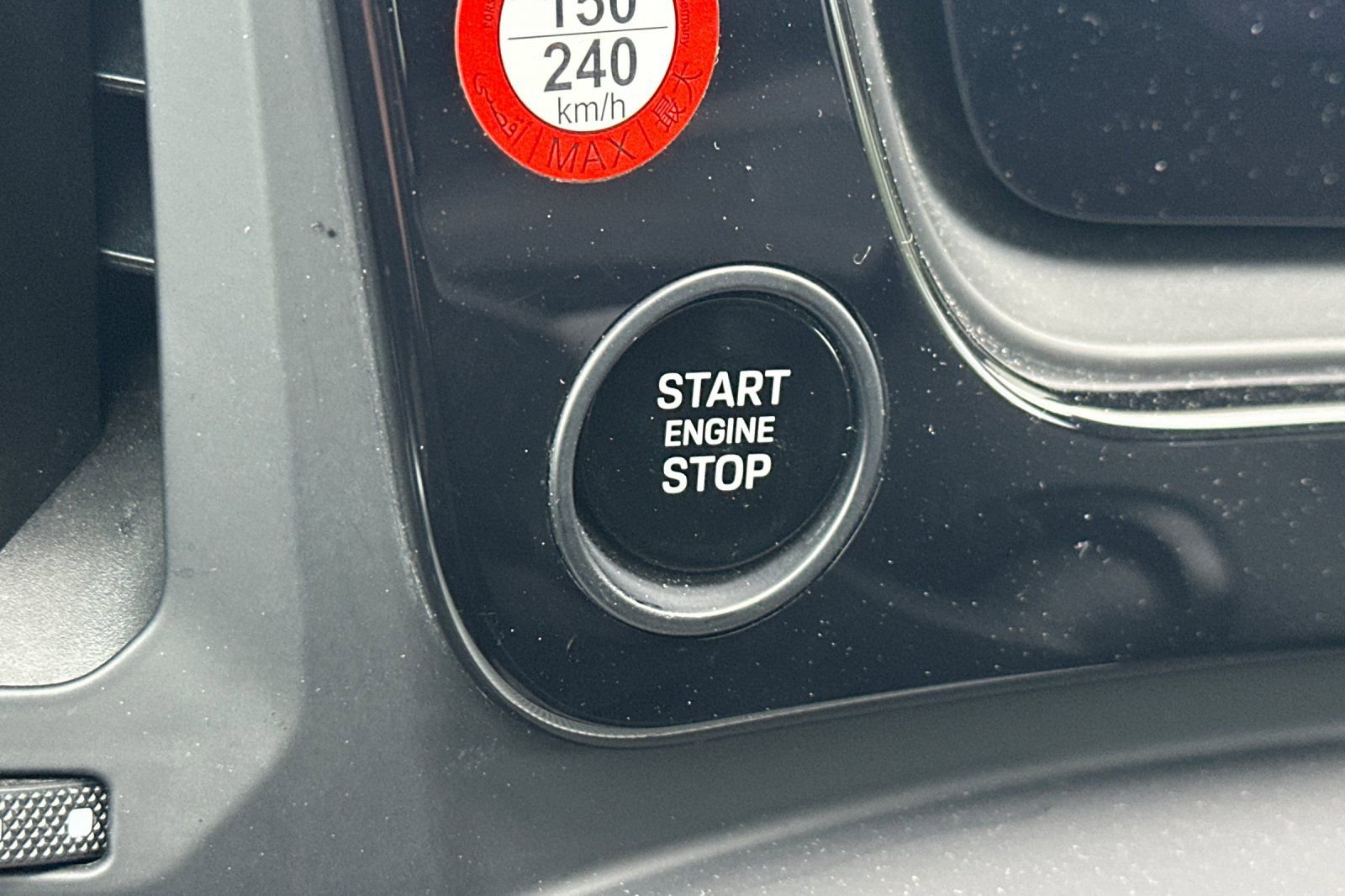 Used 2024 Porsche Cayenne image 34