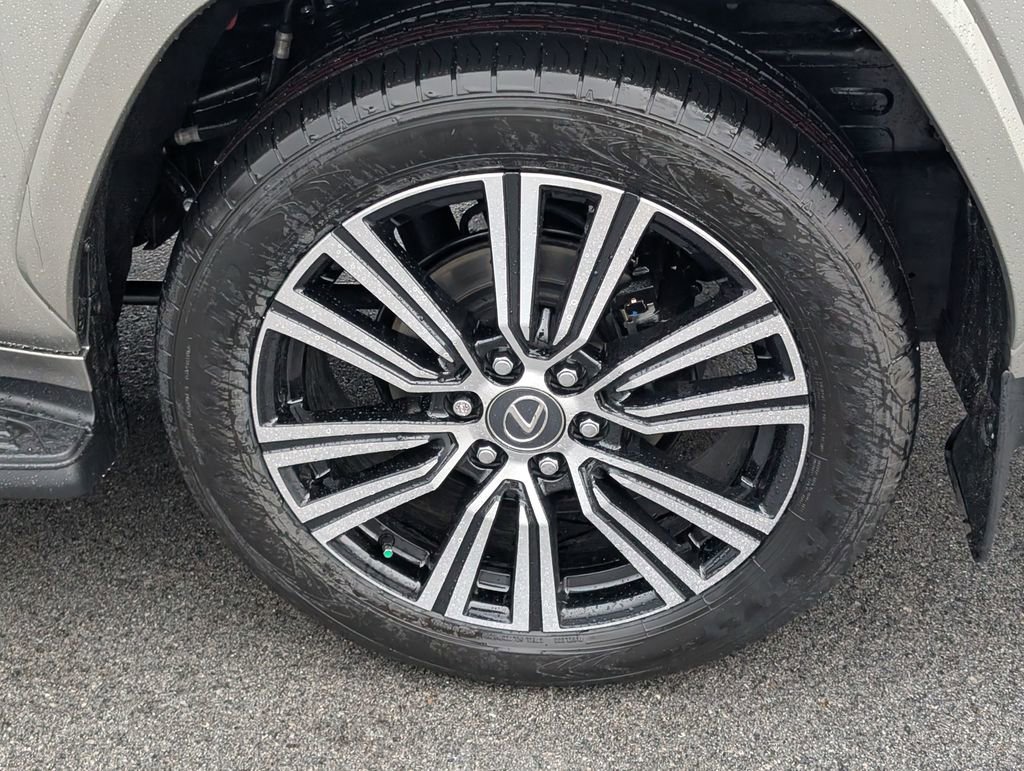 New 2026 Lexus LX 600 4WD w/ Luxury Package image 19