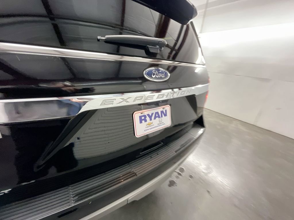 Used 2021 Ford Expedition XLT image 32