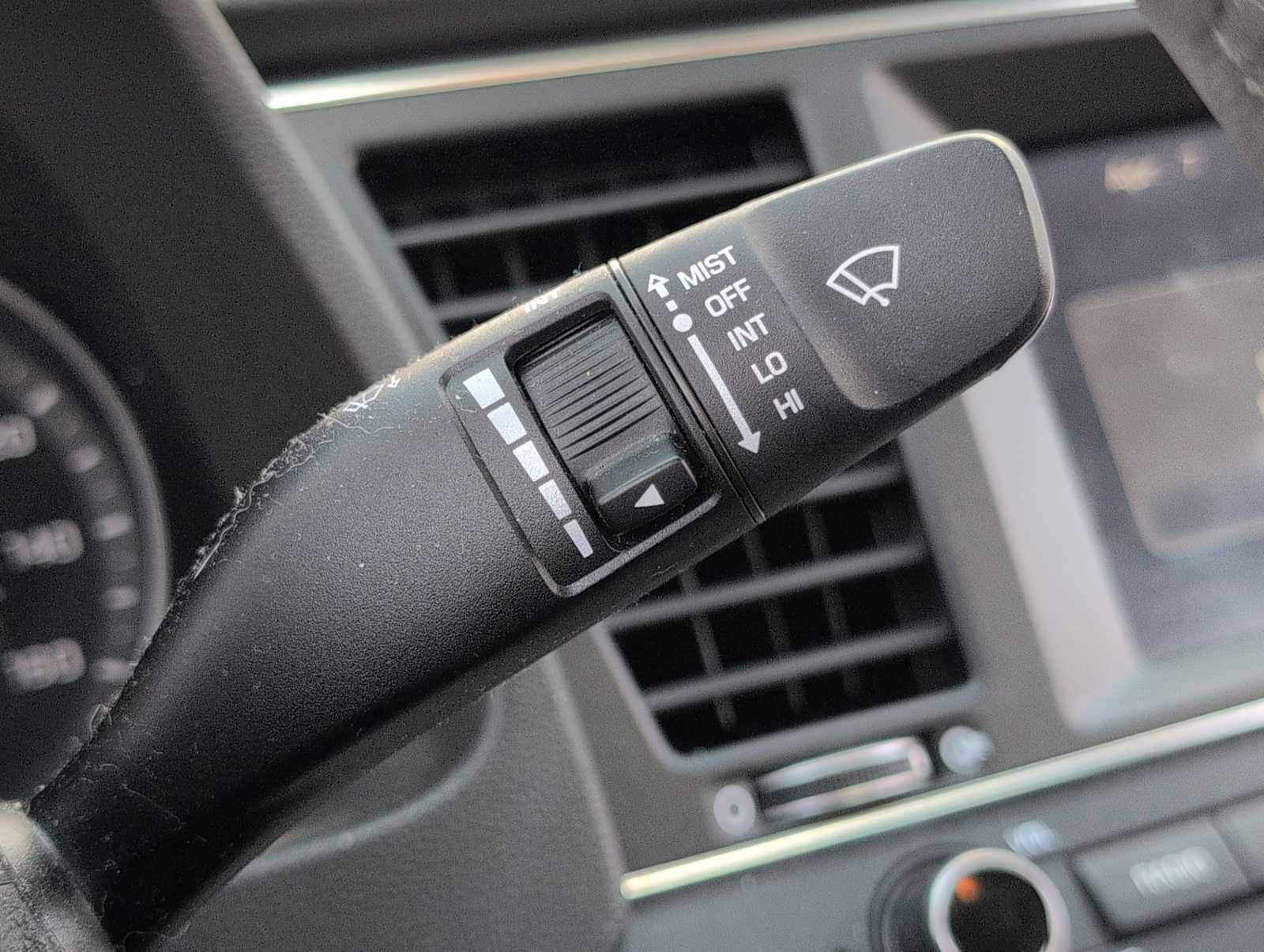 Used 2018 Hyundai Elantra Value Edition FWD image 23