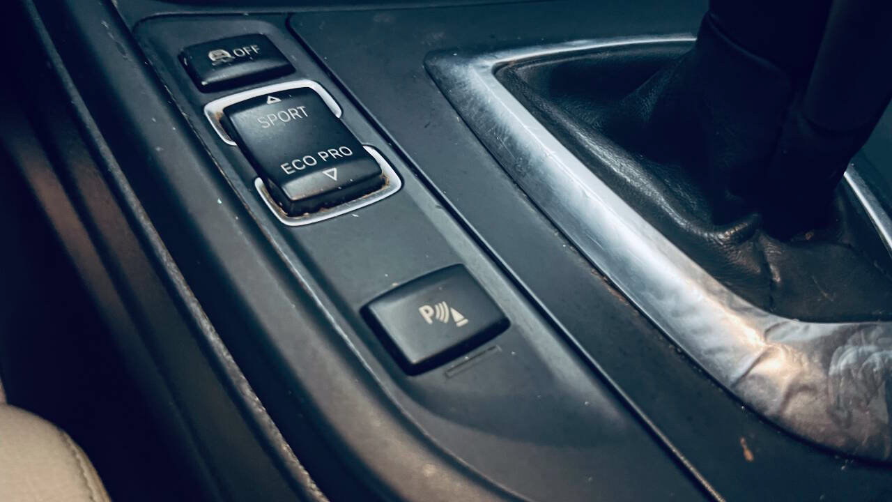 Used 2017 BMW 330i Sedan RWD image 39