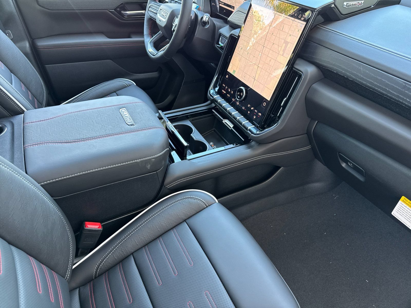 New 2026 GMC Yukon XL AT4 Ultimate AWD/4WD image 18