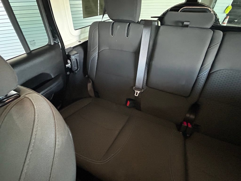 Used 2024 Jeep Wrangler Unlimited Rubicon 4xe AWD/4WD image 12