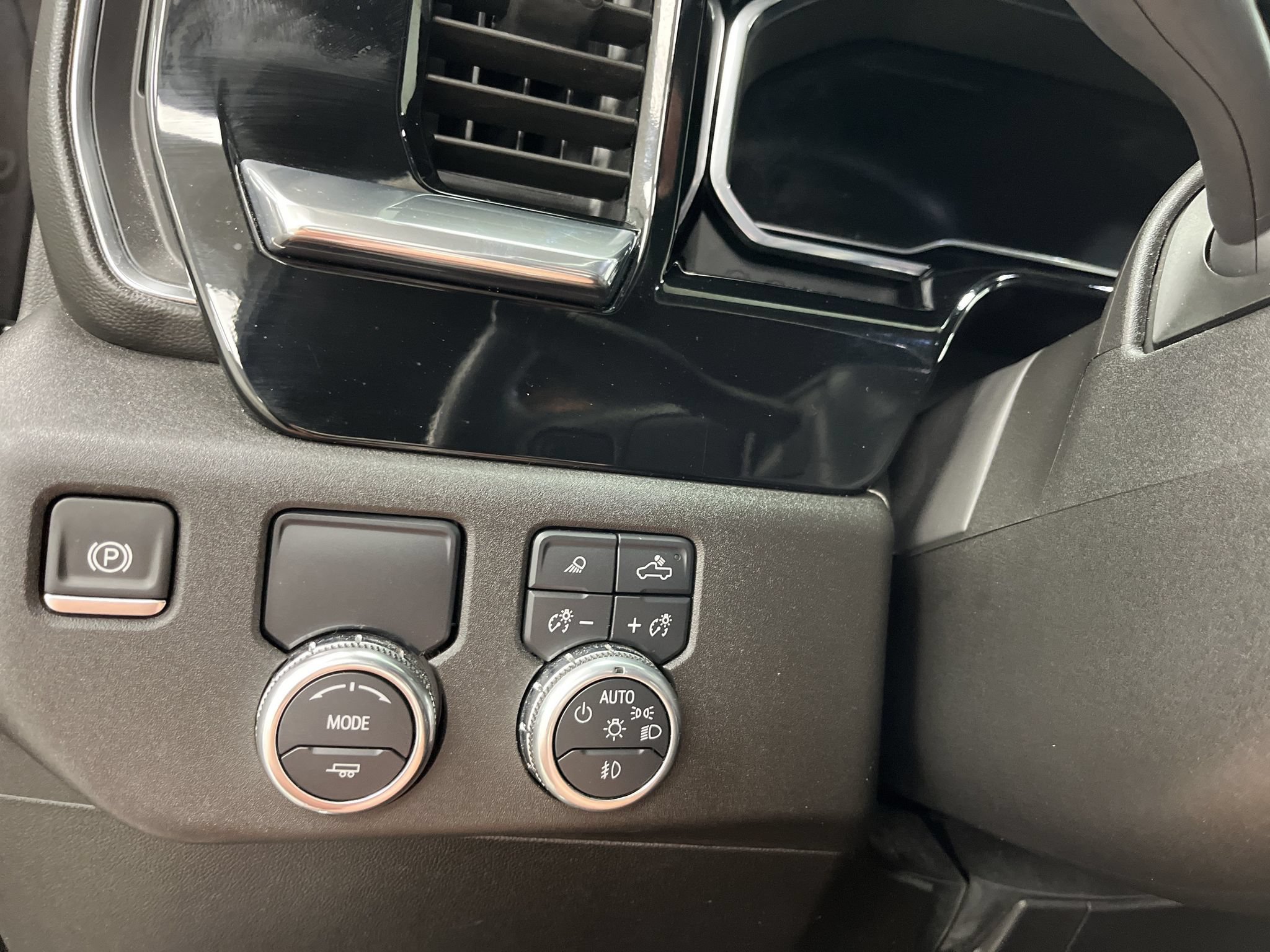 Used 2025 GMC Sierra 1500 SLT RWD image 12