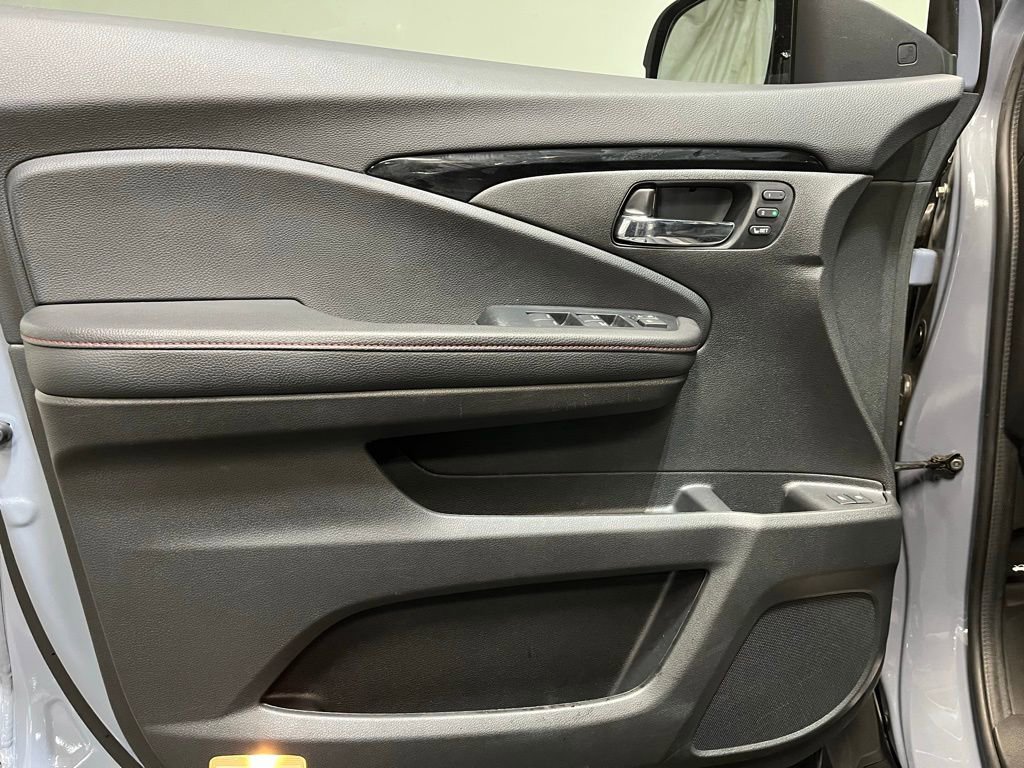 Used 2022 Honda Pilot Black Edition image 13