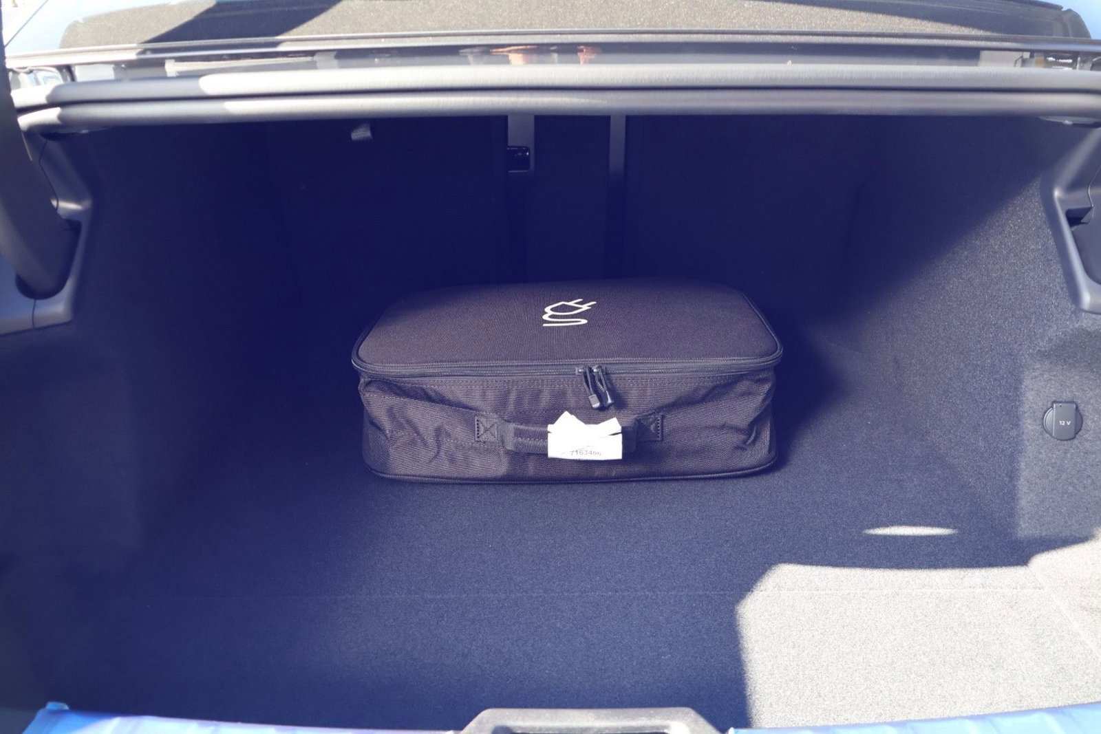 New 2026 Porsche Taycan image 22