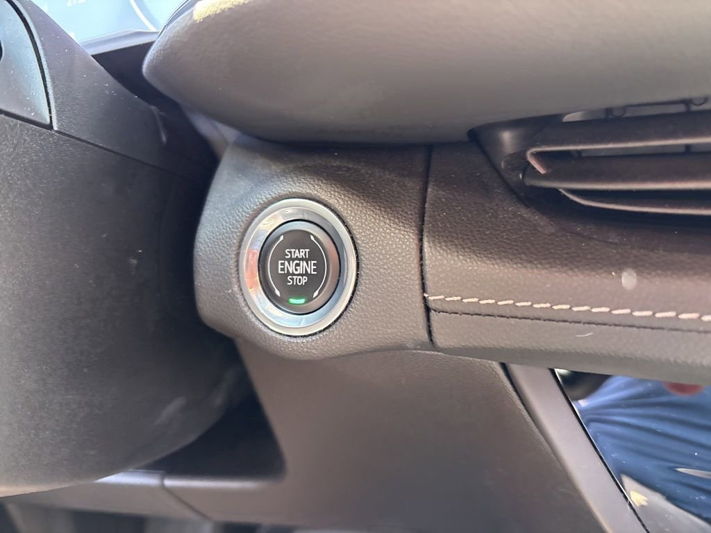 Used 2023 Buick Envision Essence FWD image 13