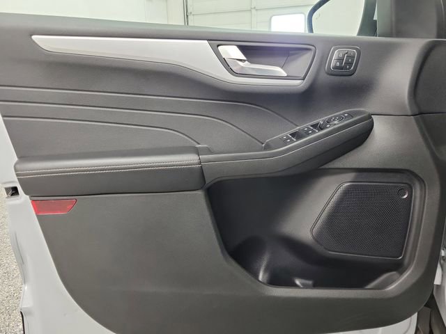 Used 2025 Ford Escape Platinum AWD/4WD image 16