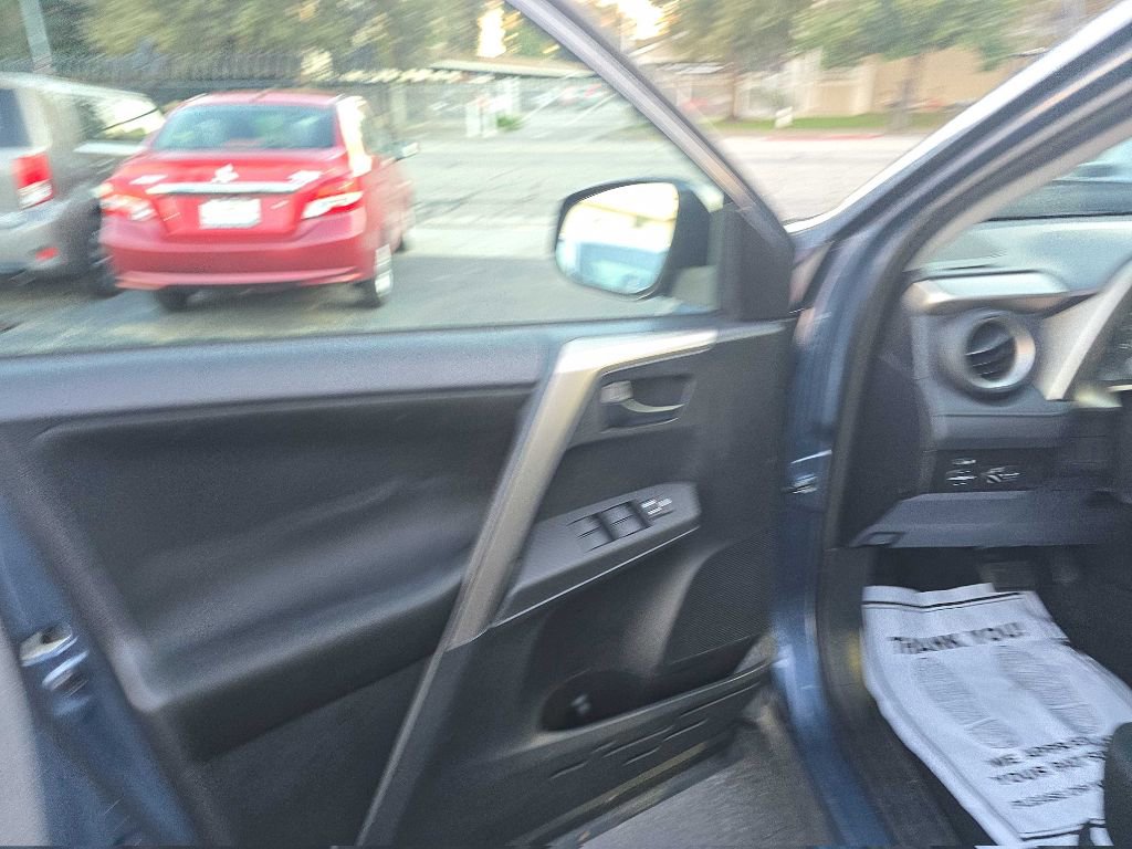 Used 2014 Toyota RAV4 LE image 9