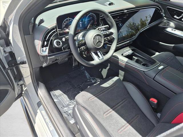 New 2026 Mercedes-Benz E 53 AMG e 4MATIC Sedan image 3