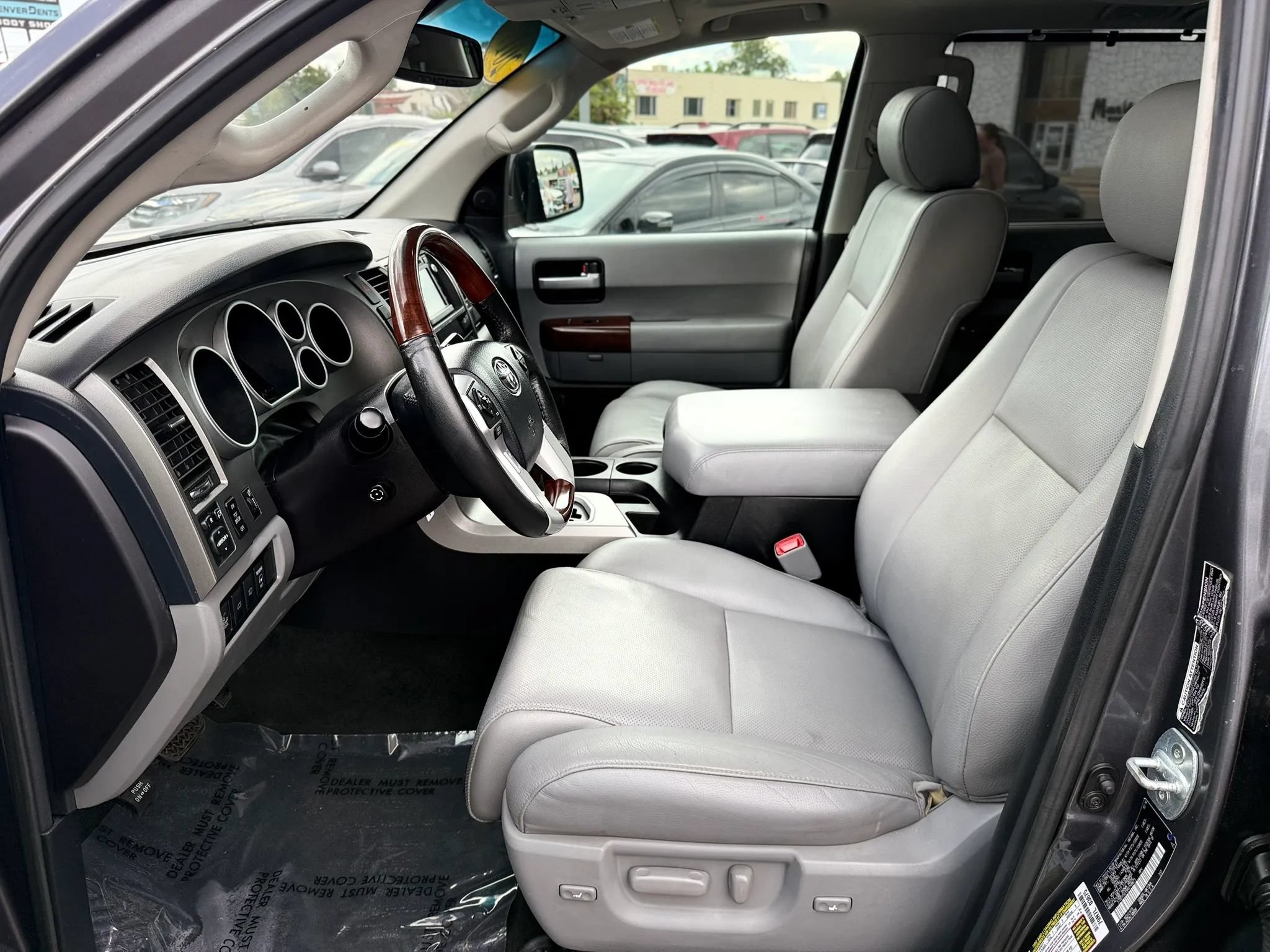 Used 2017 Toyota Sequoia Platinum AWD/4WD image 12