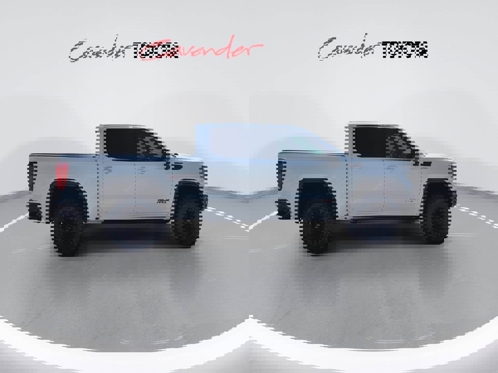 Used 2025 GMC Sierra 1500 AT4X image 9