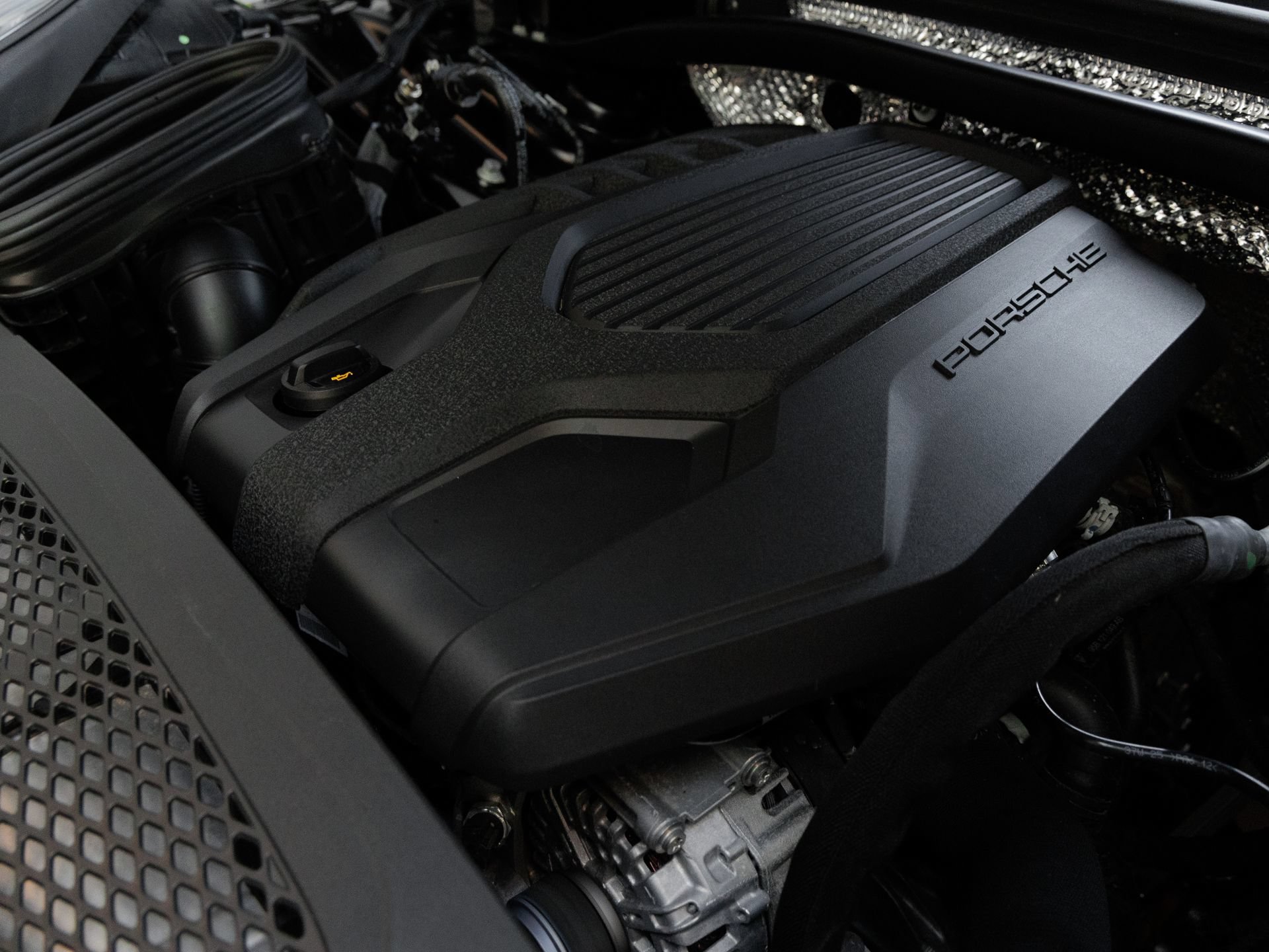 Certified 2026 Porsche Macan AWD/4WD image 40