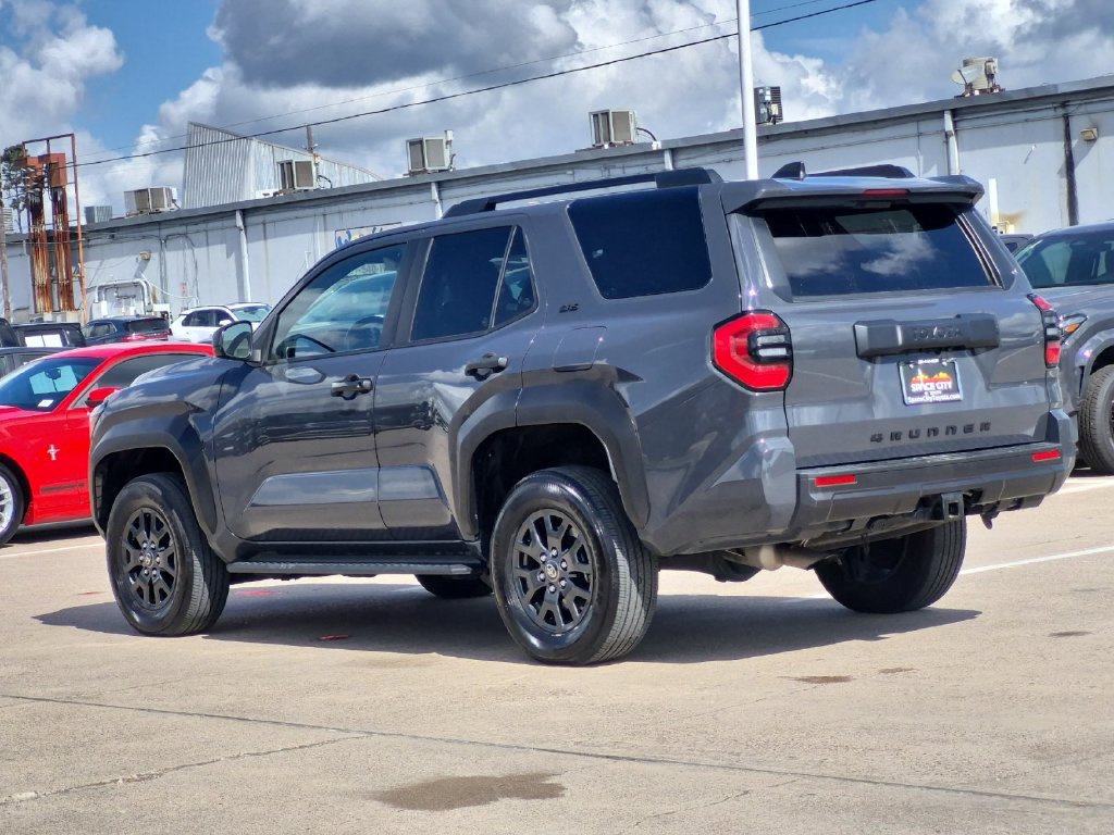 Certified 2025 Toyota 4Runner SR5 AWD/4WD image 4
