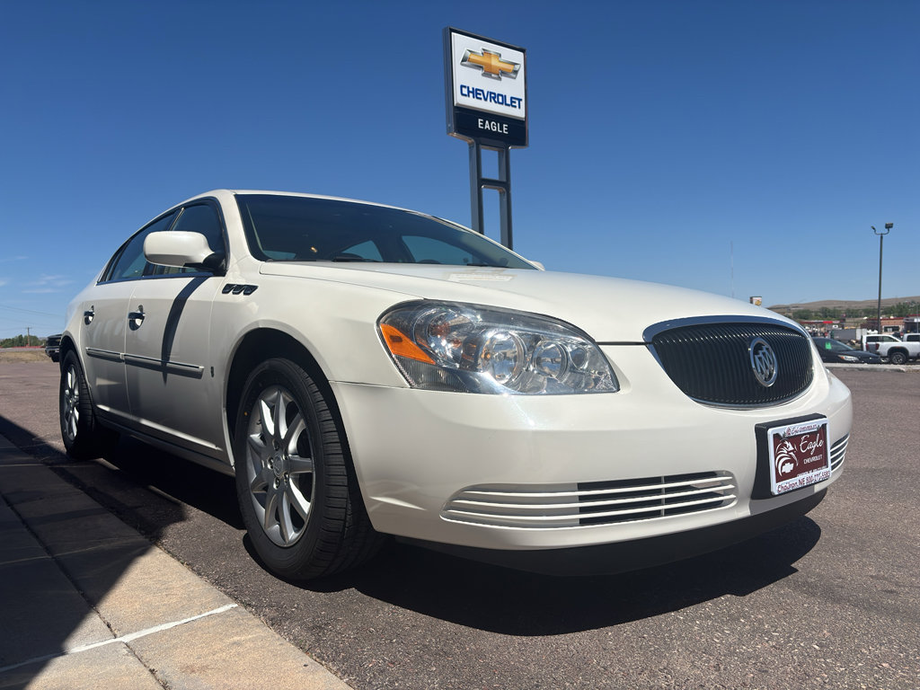 Used 2008 Buick Lucerne CXL w/ Driver Confidence Package FWD image 4