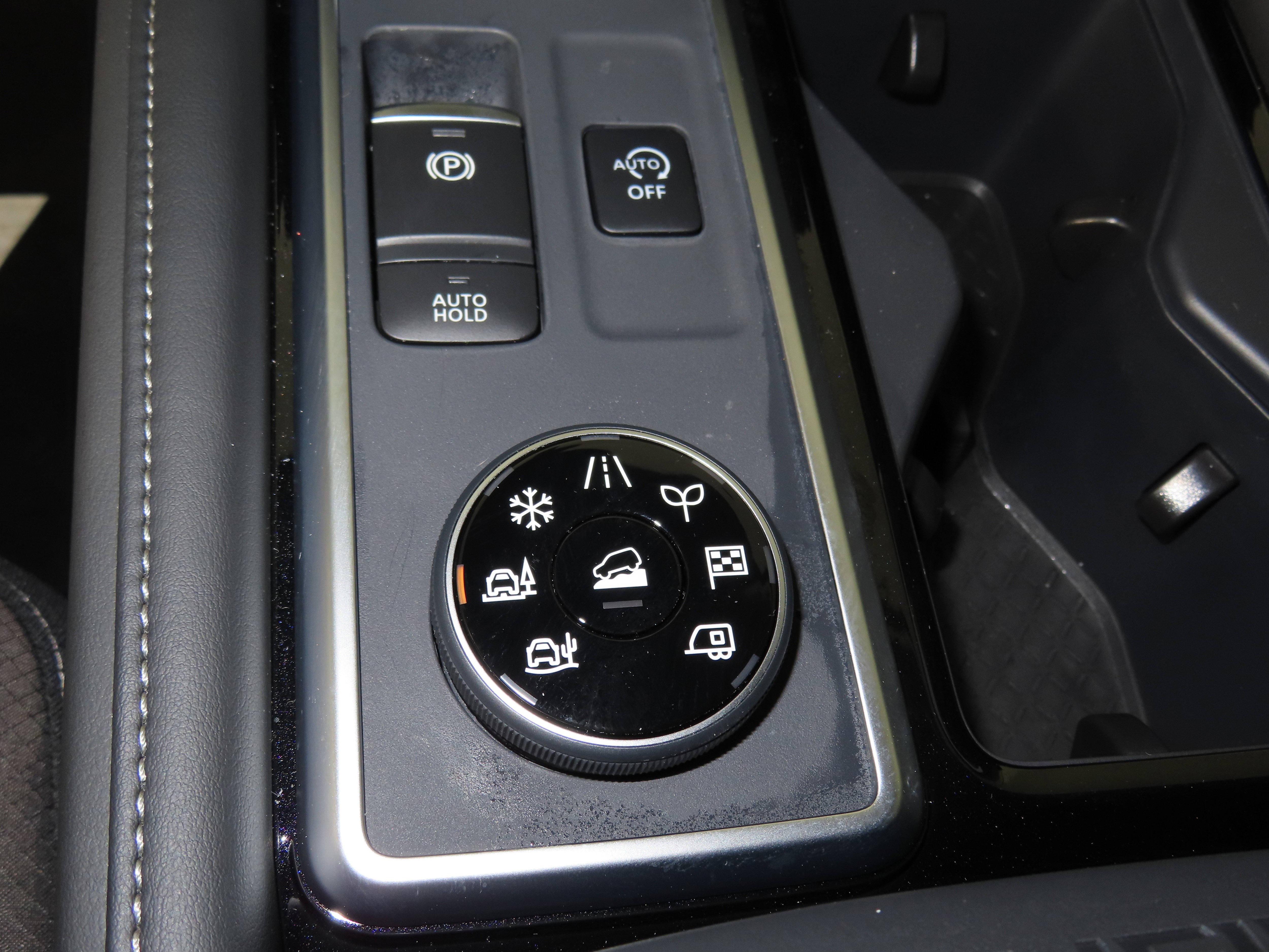 New 2026 Nissan Pathfinder SL AWD/4WD image 18