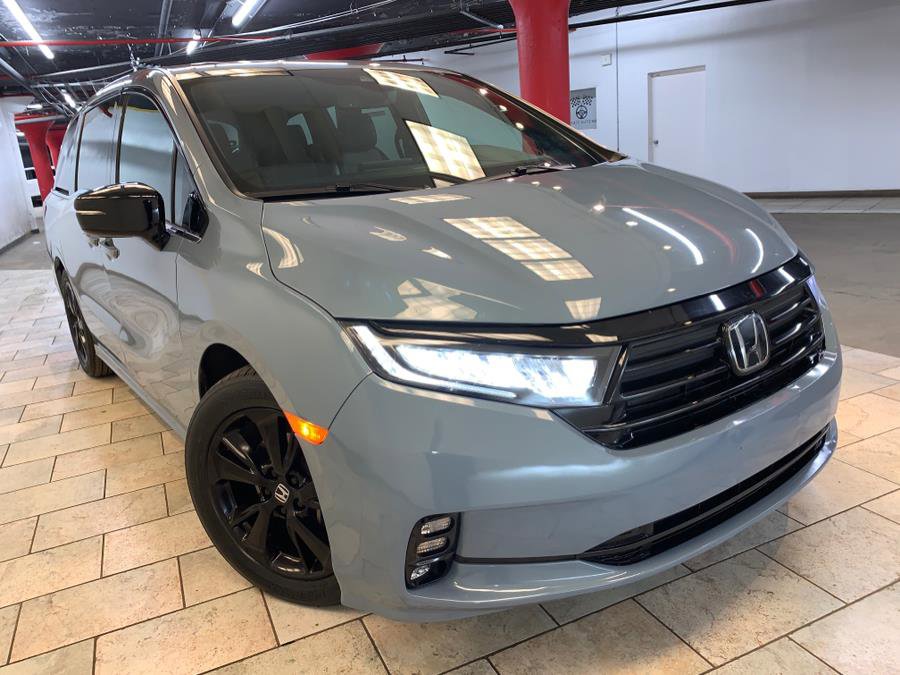 Used 2023 Honda Odyssey Sport image 3