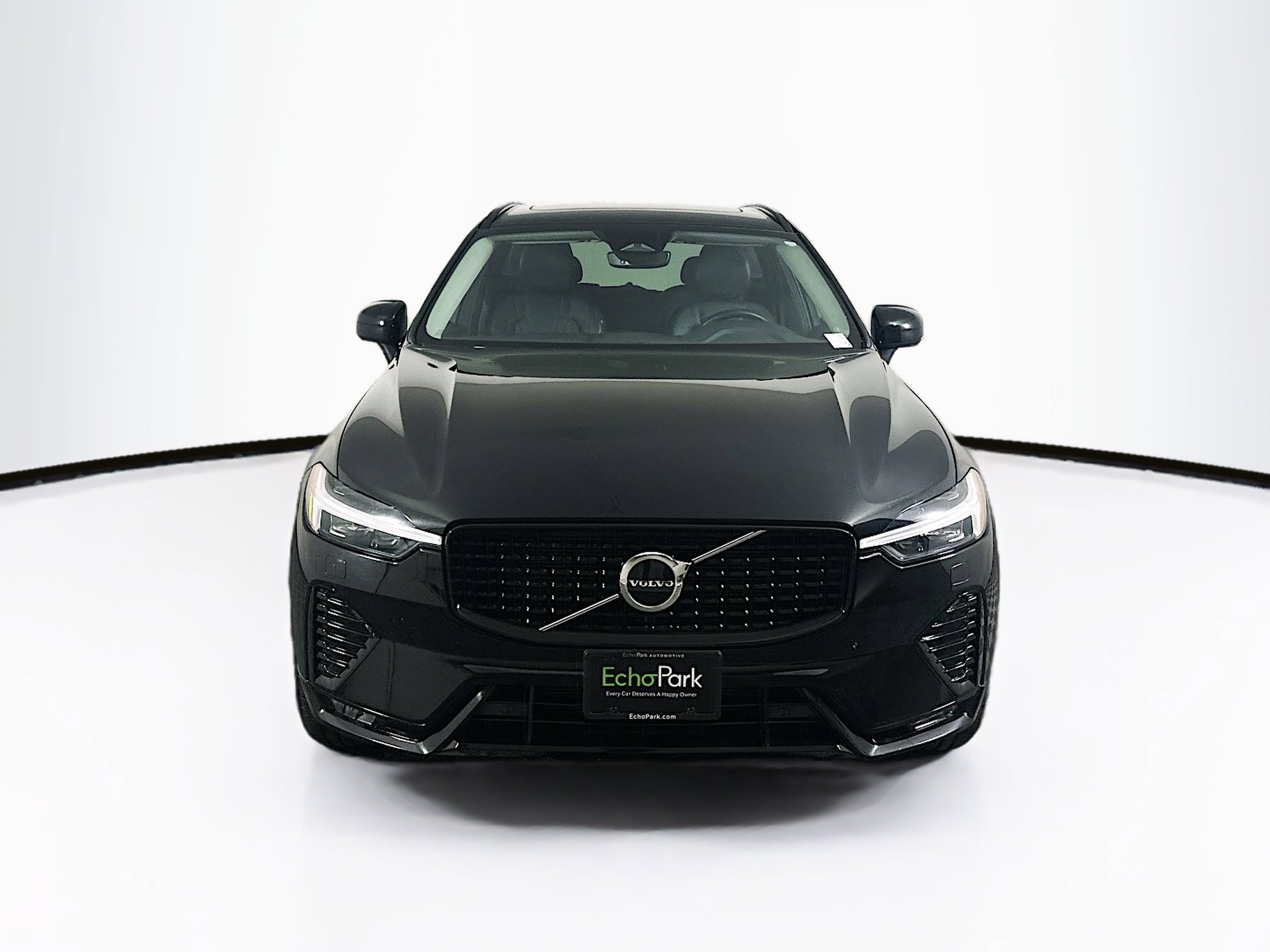 Used 2024 Volvo XC60 B5 Core w/ Climate Package image 2