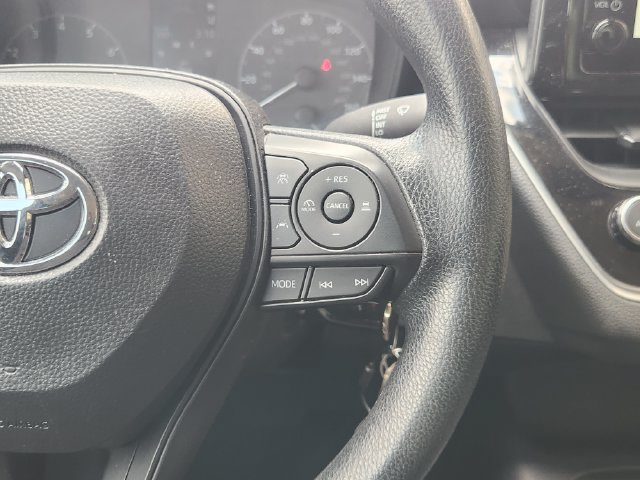 Used 2025 Toyota Corolla LE FWD image 28
