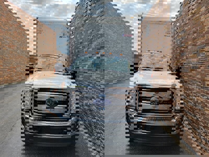 Used 2016 Ford F550 2WD Regular Cab Super Duty image 7