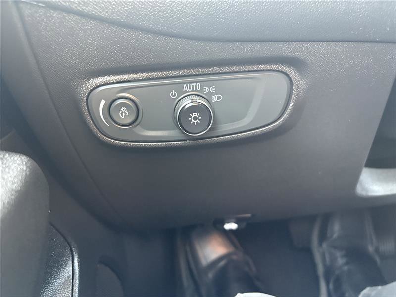 Used 2023 Chevrolet Equinox LT image 18