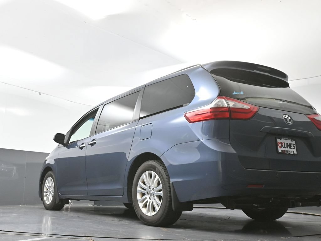 Used 2017 Toyota Sienna XLE w/ XLE Navigation Package FWD image 29
