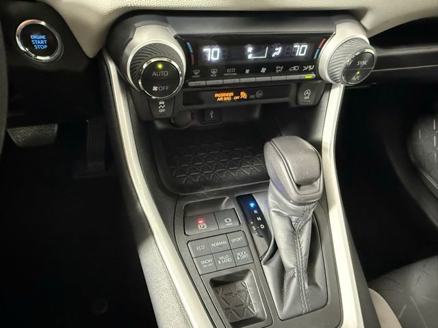 Used 2022 Toyota RAV4 XLE image 22