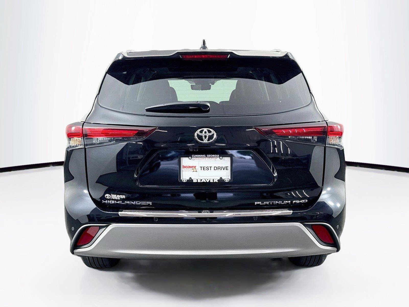 Certified 2025 Toyota Highlander Platinum AWD/4WD image 12