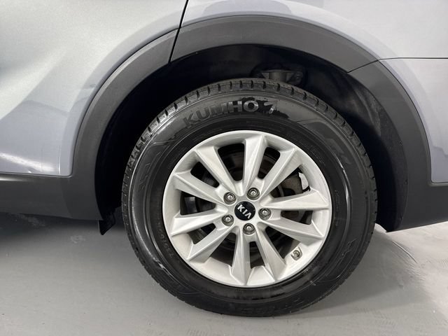 Used 2020 Kia Sorento FWD V6 image 5