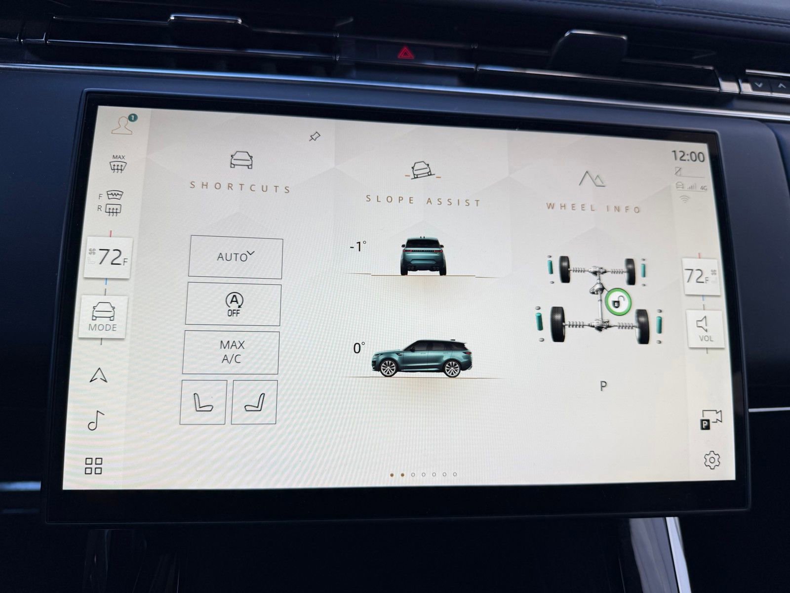 Used 2024 Land Rover Range Rover Sport Dynamic SE image 16