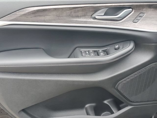 New 2026 Jeep Grand Cherokee Limited w/ Limited Altitude Package AWD/4WD image 16