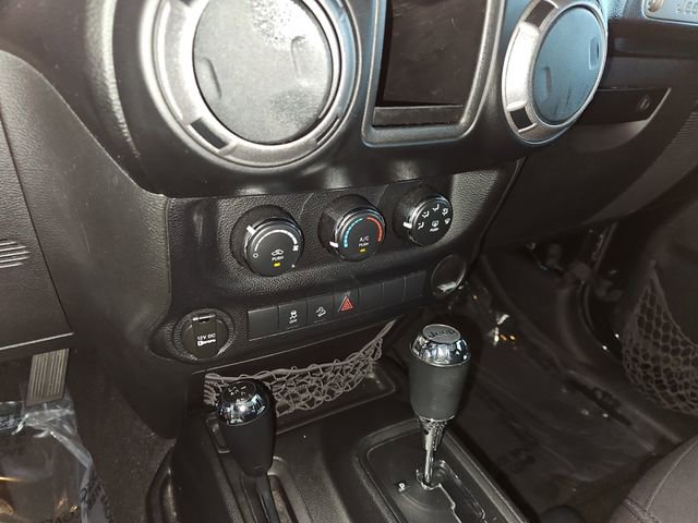 Used 2013 Jeep Wrangler Unlimited Sport w/ Connectivity Group image 23